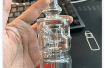 New Puffco Peak Recicler Vidrillo Bubbler está en stock Now